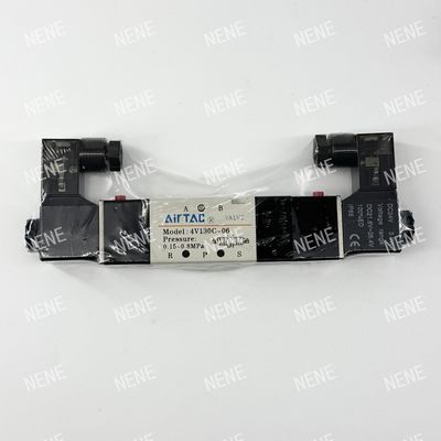 5 方向 3 位置 4V130E-06 空気流体 AIRTAC アルミ合金体付き電磁弁