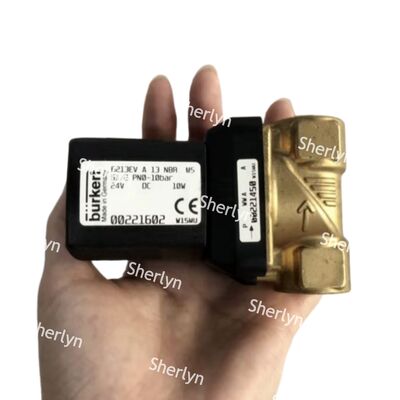 Burkert 00221886 6281 G1 1/4 2/2 通常閉じた 25.0 流孔 FKM 密閉された銅弁体 DC24V 8W 0.2-16bar 0~+120 °C